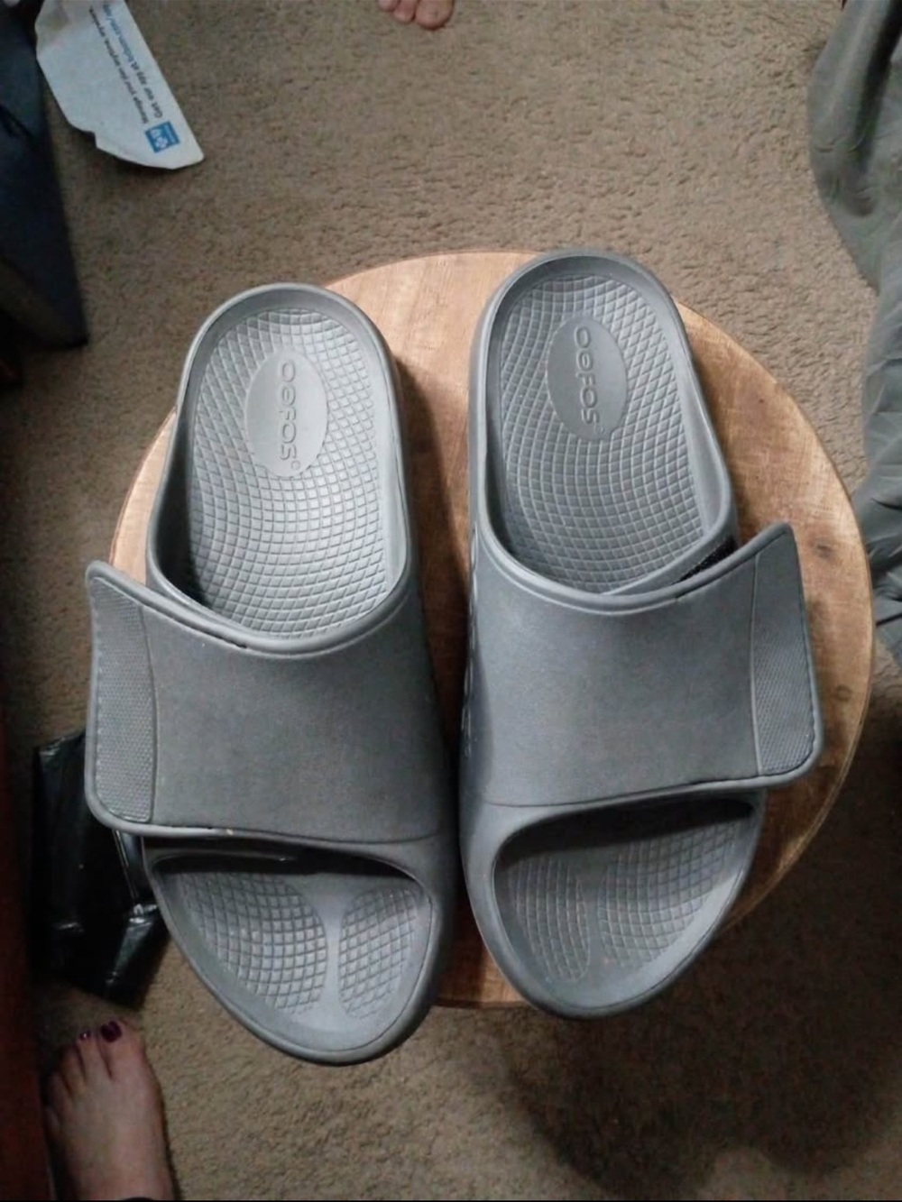 Men’s oofos slides